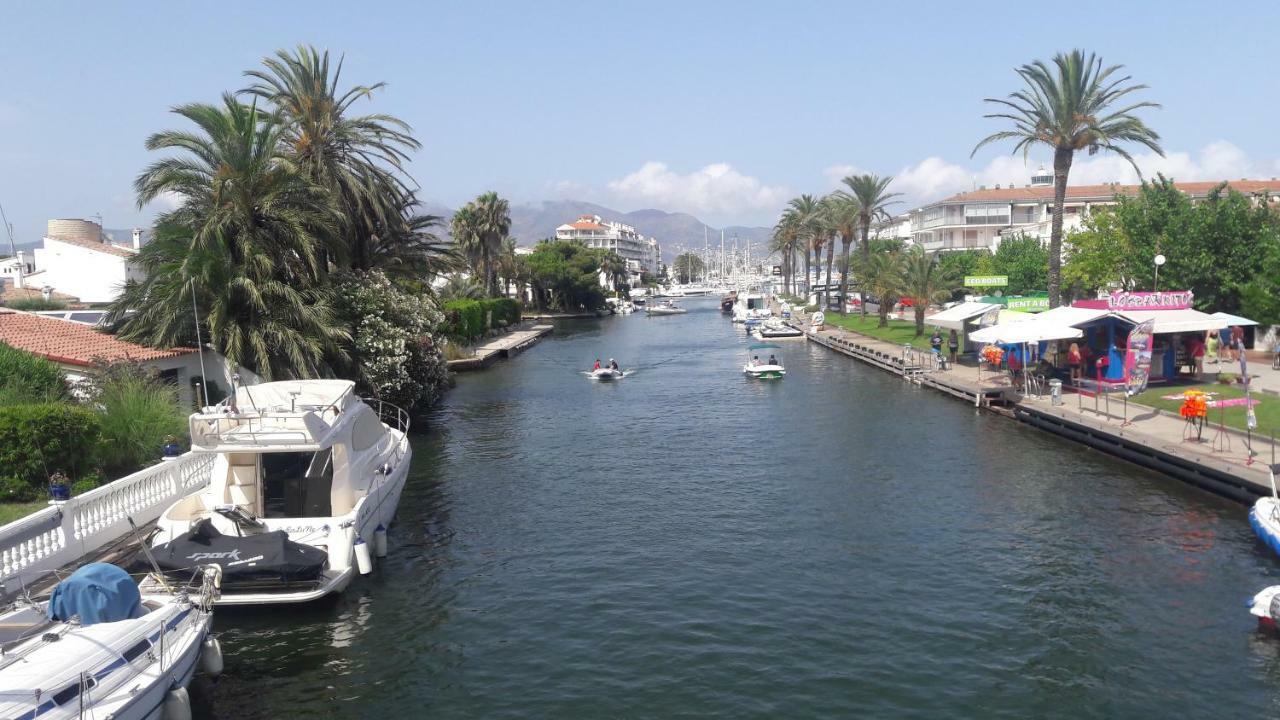 Villa Promenade Terrace Empuriabrava Εξωτερικό φωτογραφία
